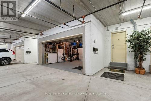 20 - 4135 Shipp Drive Ne, Mississauga, ON - Indoor Photo Showing Garage