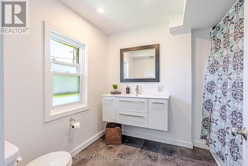 11812 Superior Street, Malahide (Springfield), ON - Indoor Photo Showing Bathroom