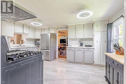 11812 Superior Street, Malahide (Springfield), ON - Indoor Photo Showing Kitchen