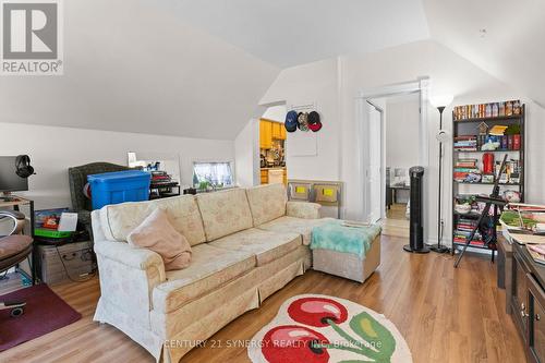 85-87 Victoria Street, Carleton Place, ON - Indoor Photo Showing Living Room