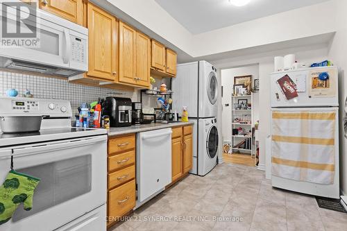 85-87 Victoria Street, Carleton Place, ON - Indoor Photo Showing Kitchen