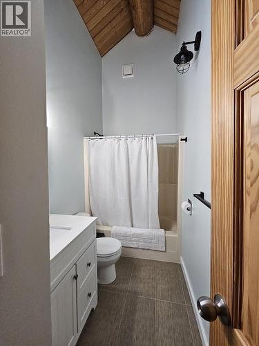 6530 Campbell Road, Chetwynd, BC - Indoor Photo Showing Bathroom