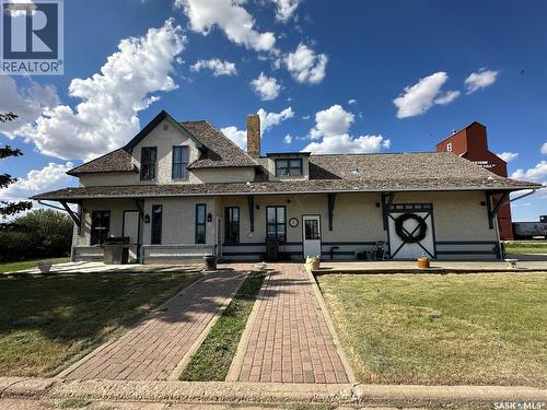 700 Main Street E, Gravelbourg, SK - Outdoor With Deck Patio Veranda With Facade