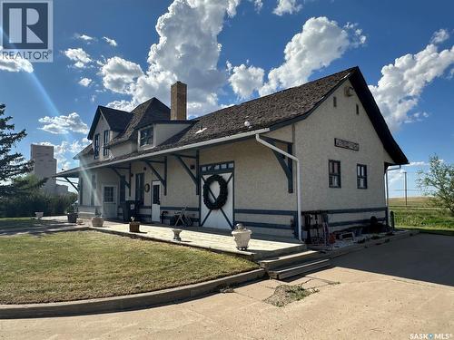 700 Main Street E, Gravelbourg, SK - Outdoor