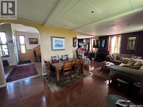 700 Main Street E, Gravelbourg, SK - Indoor