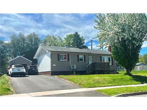 49 Beechwood Ave, Moncton, NB 