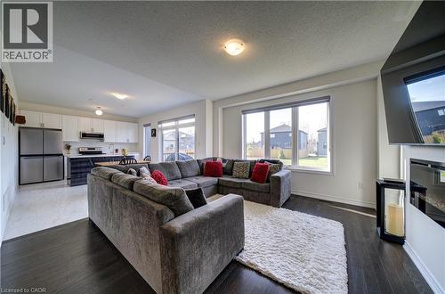46 Simona Avenue, Wasaga Beach, ON - Indoor Photo Showing Living Room