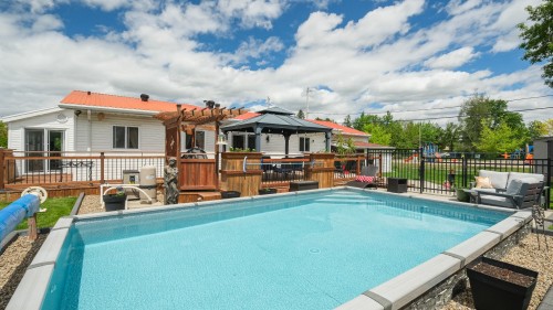 Piscine - 326 Rue Ouellette, Saint-Amable, QC - Outdoor With Above Ground Pool