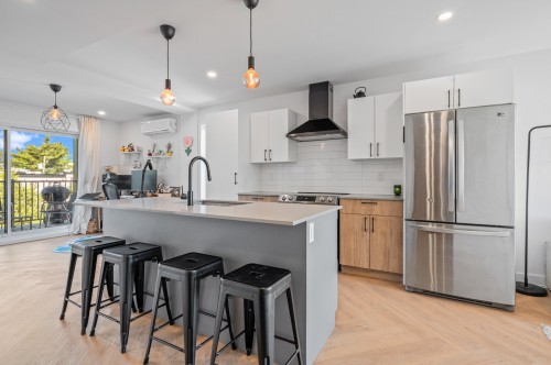Cuisine - 204-14 Rue Chapleau, Terrebonne (Terrebonne), QC - Indoor Photo Showing Kitchen With Upgraded Kitchen