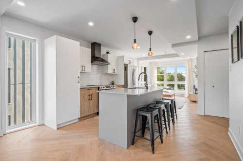 Cuisine - 204-14 Rue Chapleau, Terrebonne (Terrebonne), QC - Indoor Photo Showing Kitchen With Upgraded Kitchen