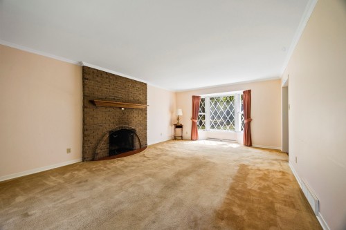 Salon - 467 Rue Wellesley, Hudson, QC - Indoor With Fireplace