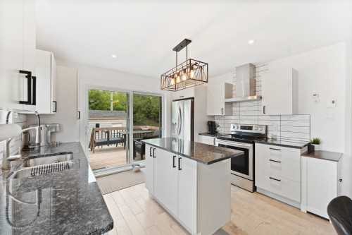 Kitchen - 205 Rue De L'Arctique, Cowansville, QC - Indoor Photo Showing Kitchen With Double Sink With Upgraded Kitchen