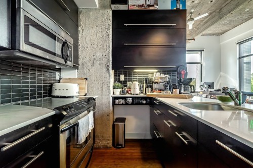 Cuisine - 349-3700 Rue St-Antoine O., Montréal (Le Sud-Ouest), QC - Indoor Photo Showing Kitchen With Double Sink