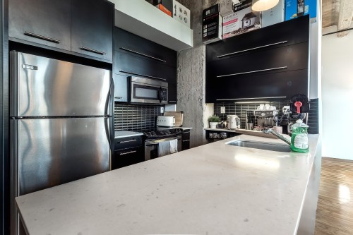 Cuisine - 349-3700 Rue St-Antoine O., Montréal (Le Sud-Ouest), QC - Indoor Photo Showing Kitchen With Upgraded Kitchen