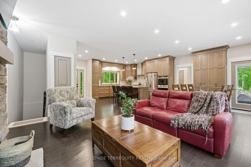 218 Campbell Road, Alnwick/Haldimand, ON - Indoor Photo Showing Living Room