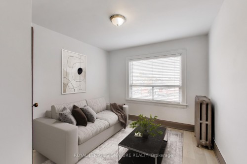 300 Concord Avenue, Toronto, ON - Indoor Photo Showing Living Room