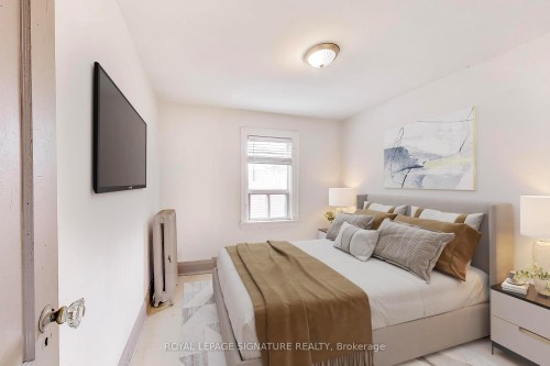 300 Concord Avenue, Toronto, ON - Indoor Photo Showing Bedroom