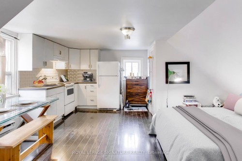300 Concord Avenue, Toronto, ON - Indoor Photo Showing Other Room
