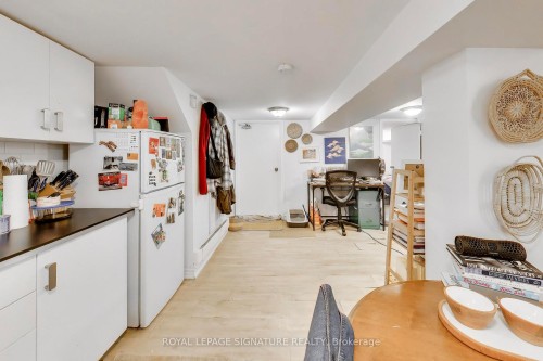 300 Concord Avenue, Toronto, ON - Indoor Photo Showing Kitchen