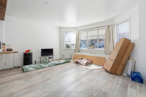 64 Pelmo Crescent, Toronto, ON - Indoor