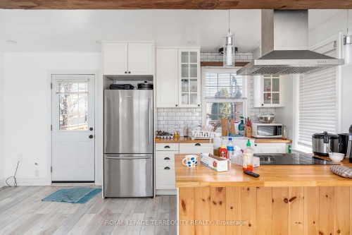 64 Pelmo Crescent, Toronto, ON - Indoor Photo Showing Kitchen