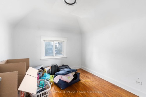 64 Pelmo Crescent, Toronto, ON - Indoor