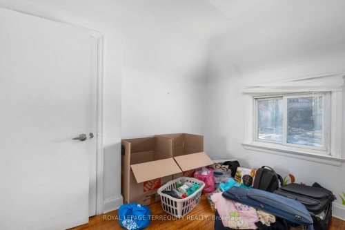 64 Pelmo Crescent, Toronto, ON - Indoor