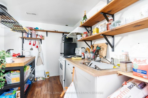64 Pelmo Crescent, Toronto, ON - Indoor