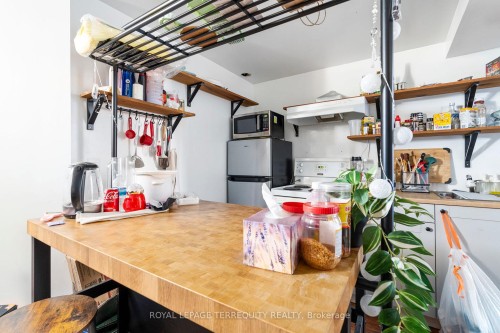64 Pelmo Crescent, Toronto, ON - Indoor