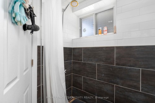 64 Pelmo Crescent, Toronto, ON - Indoor Photo Showing Bathroom