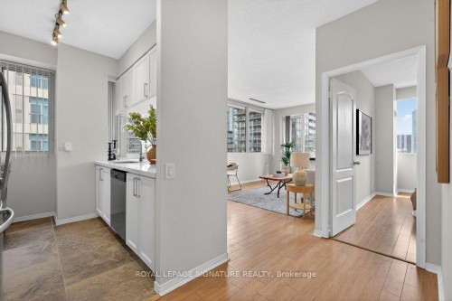 707-555 Yonge Street, Toronto, ON - Indoor
