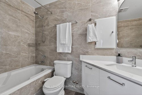 707-555 Yonge Street, Toronto, ON - Indoor Photo Showing Bathroom