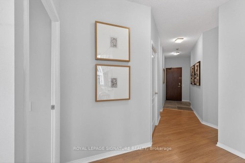 707-555 Yonge Street, Toronto, ON - Indoor Photo Showing Other Room