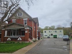 152 HOMEWOOD Avenue  Kitchener, ON N2M 1W9