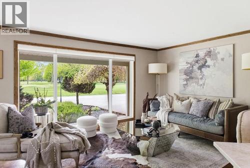 362 Pentilly, Tecumseh, ON - Indoor Photo Showing Living Room