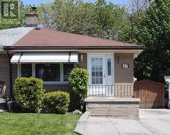 27 MEDWAY CRESCENT  Toronto, ON M1P 3T7
