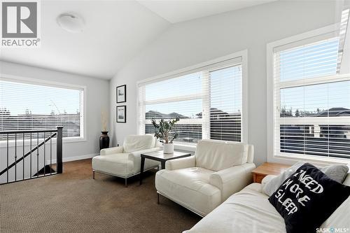 707 Sauer Crescent, Saskatoon, SK - Indoor Photo Showing Living Room