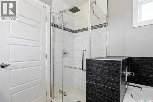 707 Sauer Crescent, Saskatoon, SK - Indoor Photo Showing Bathroom