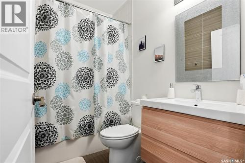 707 Sauer Crescent, Saskatoon, SK - Indoor Photo Showing Bathroom
