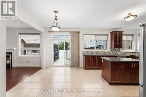 347 Bamburgh Way, Ottawa, ON - Indoor Photo Showing Kitchen