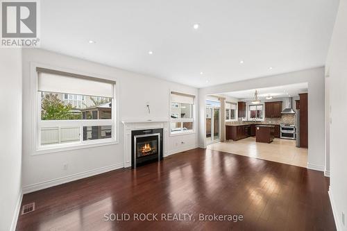 347 Bamburgh Way, Ottawa, ON - Indoor Photo Showing Living Room With Fireplace