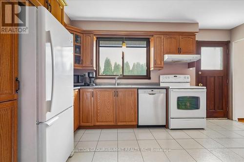 72 Eastbury Drive, Hamilton, ON - Indoor Photo Showing Kitchen