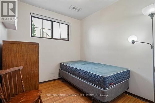 72 Eastbury Drive, Hamilton, ON - Indoor Photo Showing Bedroom