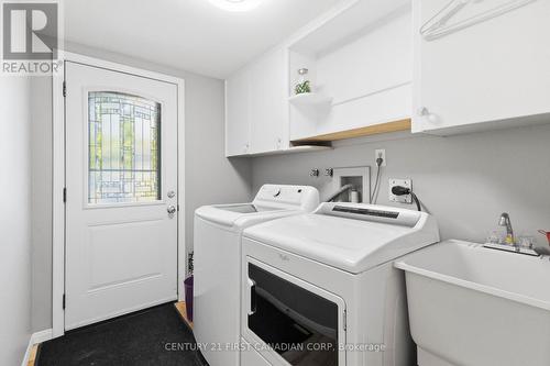796 Viscount Road, London South (South N), ON - Indoor Photo Showing Laundry Room