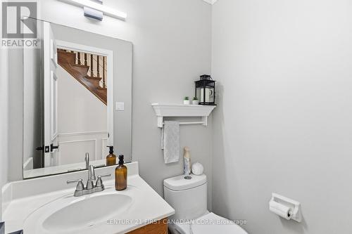 796 Viscount Road, London South (South N), ON - Indoor Photo Showing Bathroom