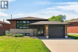 83 RIVERDALE Drive  Hamilton, ON L8E 1K2
