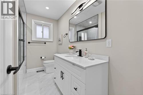 83 Riverdale Drive, Hamilton, ON - Indoor Photo Showing Bathroom