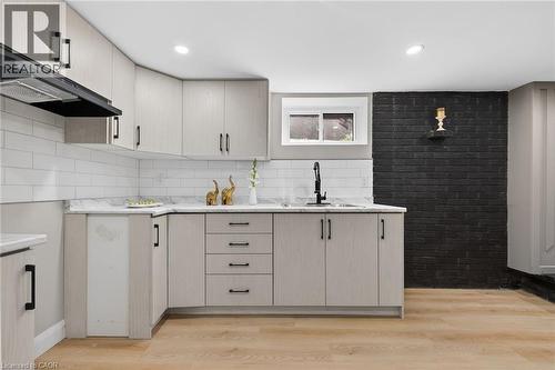 83 Riverdale Drive, Hamilton, ON - Indoor Photo Showing Kitchen
