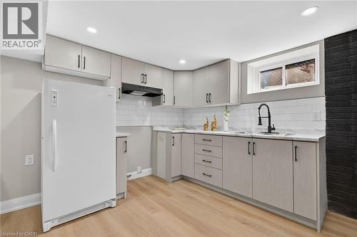 83 Riverdale Drive, Hamilton, ON - Indoor Photo Showing Kitchen