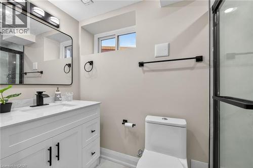 83 Riverdale Drive, Hamilton, ON - Indoor Photo Showing Bathroom
